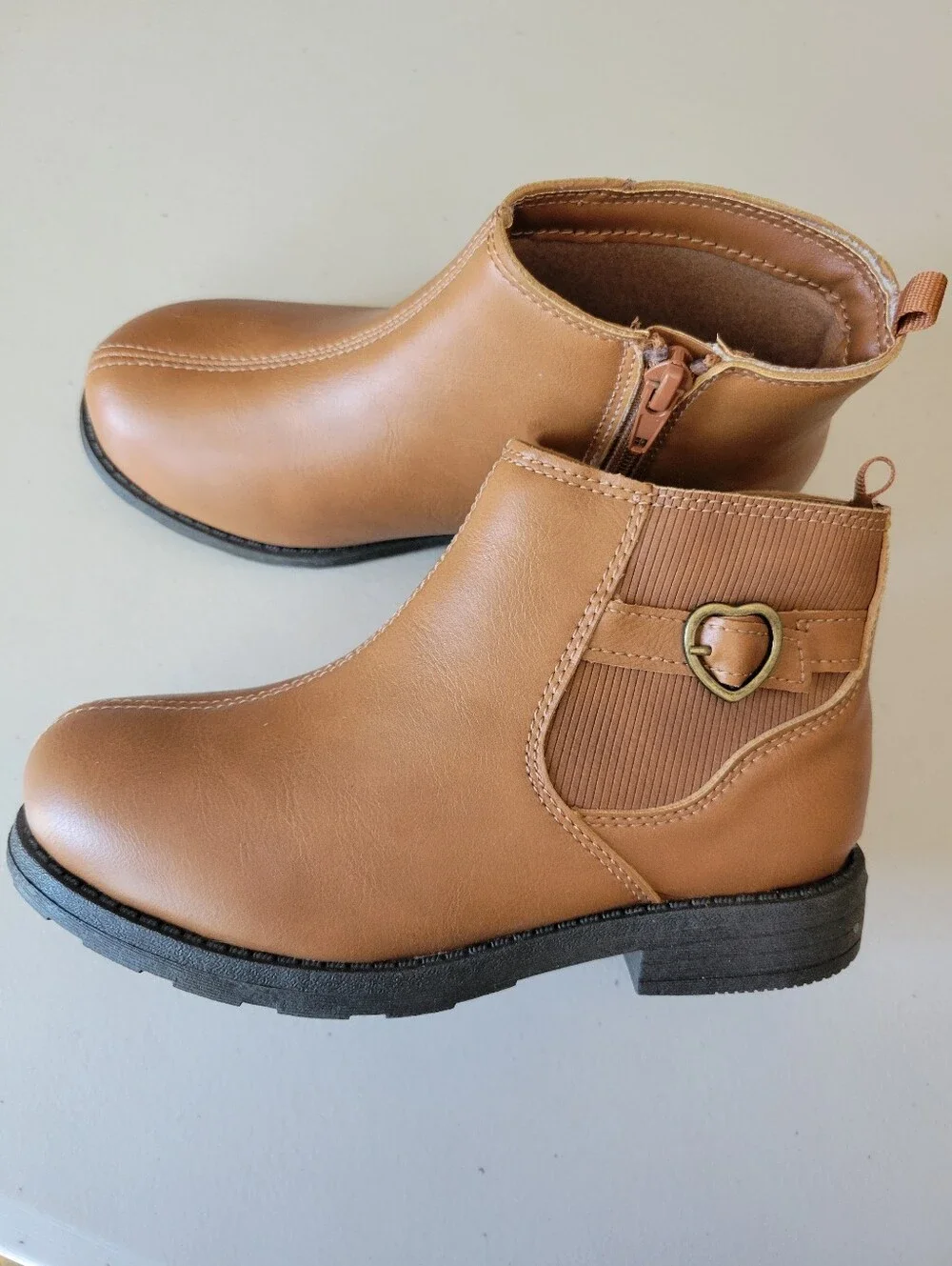 Carters Like New Heart Buckle Boot. Youth Girls Size 1